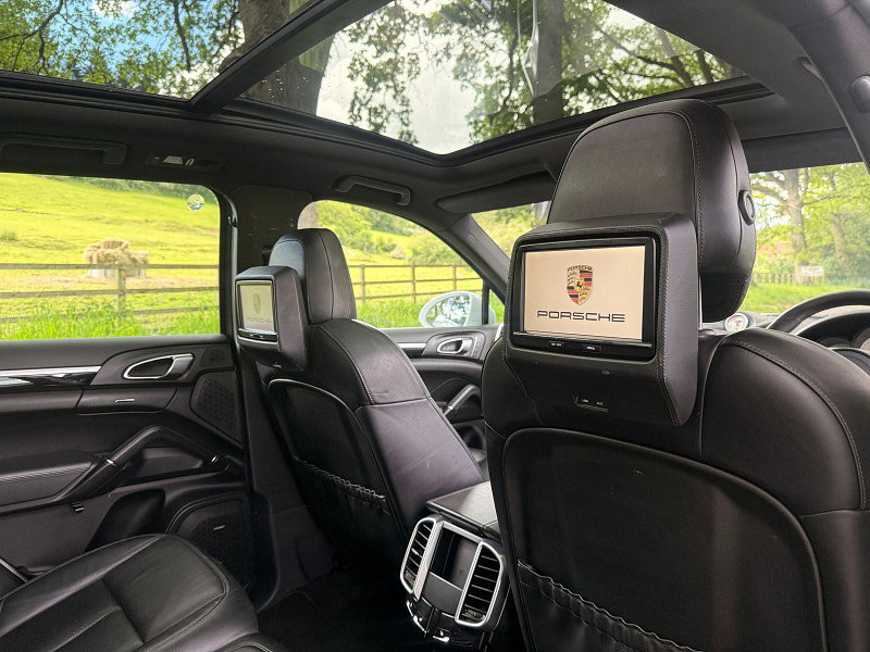 Porsche Cayenne 4.2 TD V8 S SUV 5dr Diesel TiptronicS 4WD Euro 5 (s/s) (382 ps) 5dr Automatic 2026