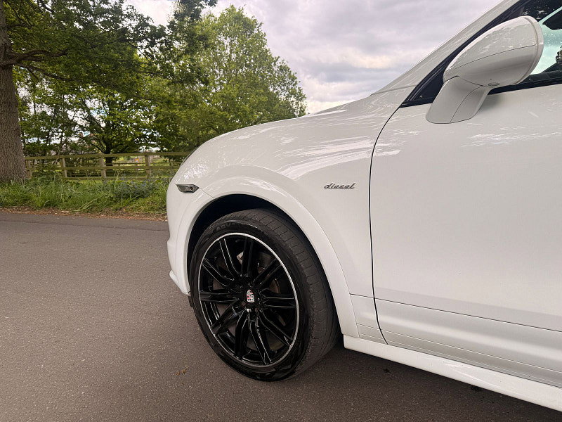 Porsche Cayenne 4.2 TD V8 S SUV 5dr Diesel TiptronicS 4WD Euro 5 (s/s) (382 ps) 5dr Automatic 2026