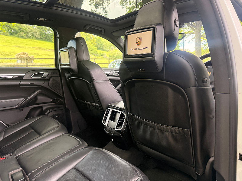 Porsche Cayenne 4.2 TD V8 S SUV 5dr Diesel TiptronicS 4WD Euro 5 (s/s) (382 ps) 5dr Automatic 2026