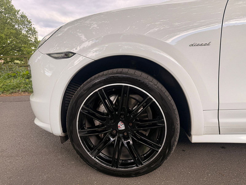 Porsche Cayenne 4.2 TD V8 S SUV 5dr Diesel TiptronicS 4WD Euro 5 (s/s) (382 ps) 5dr Automatic 2026