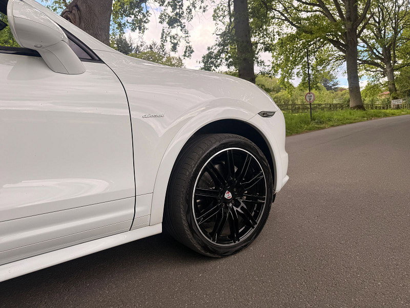 Porsche Cayenne 4.2 TD V8 S SUV 5dr Diesel TiptronicS 4WD Euro 5 (s/s) (382 ps) 5dr Automatic 2026