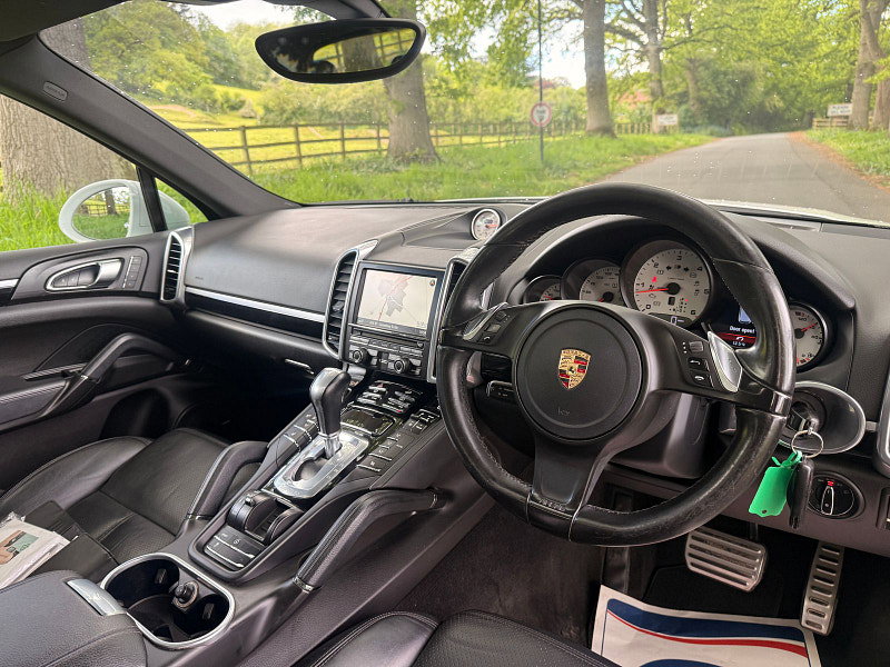 Porsche Cayenne 4.2 TD V8 S SUV 5dr Diesel TiptronicS 4WD Euro 5 (s/s) (382 ps) 5dr Automatic 2026