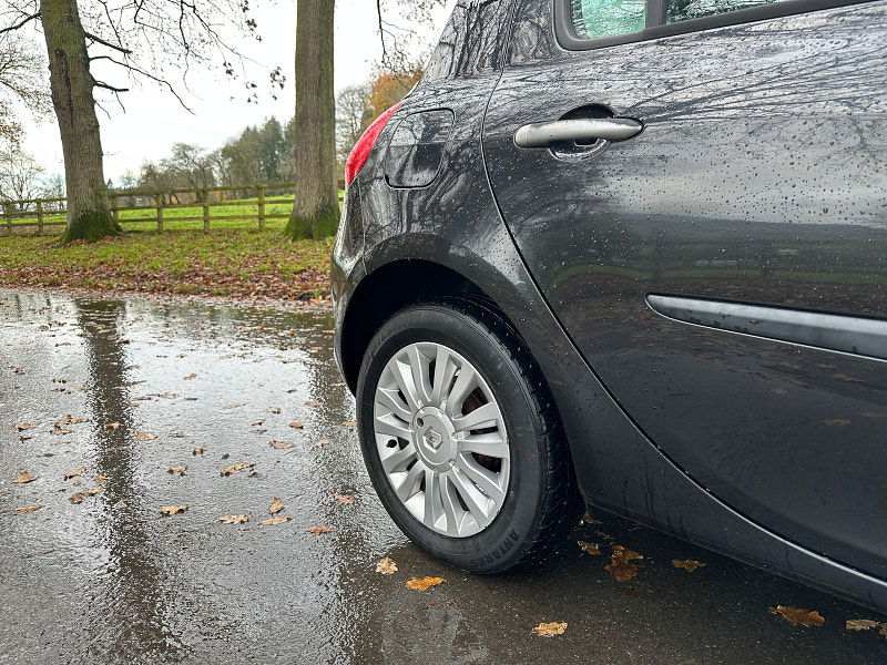 Renault Clio Hatchback 5dr Manual 2025