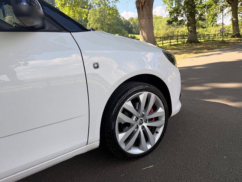Skoda Fabia 1.4 TSI vRS S2000 Hatchback 5dr Petrol DSG Euro 5 (180 ps) 5dr Automatic 2026