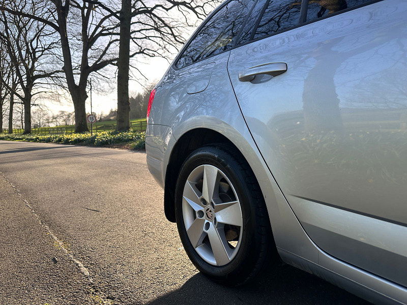 Skoda Octavia 2.0 TDI SE Estate 5dr Diesel Manual 4WD Euro 6 (s/s) (150 ps) 5dr Manual 2026