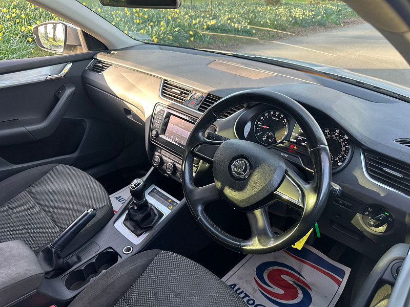 Skoda Octavia 2.0 TDI SE Estate 5dr Diesel Manual 4WD Euro 6 (s/s) (150 ps) 5dr Manual 2026