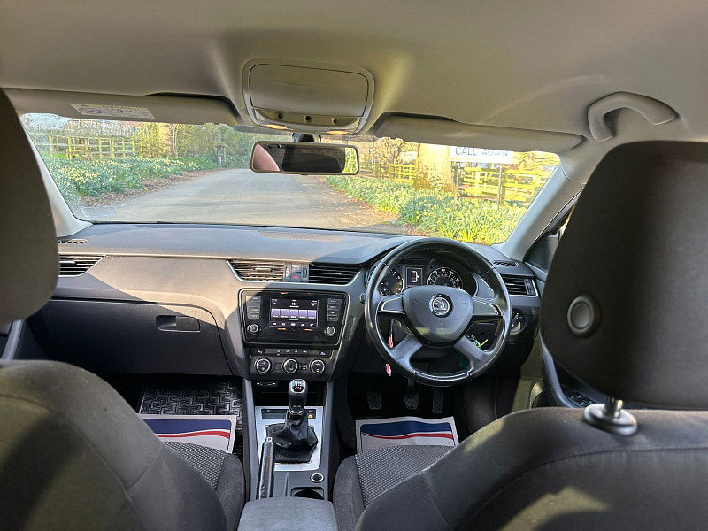 Skoda Octavia 2.0 TDI SE Estate 5dr Diesel Manual 4WD Euro 6 (s/s) (150 ps) 5dr Manual 2026