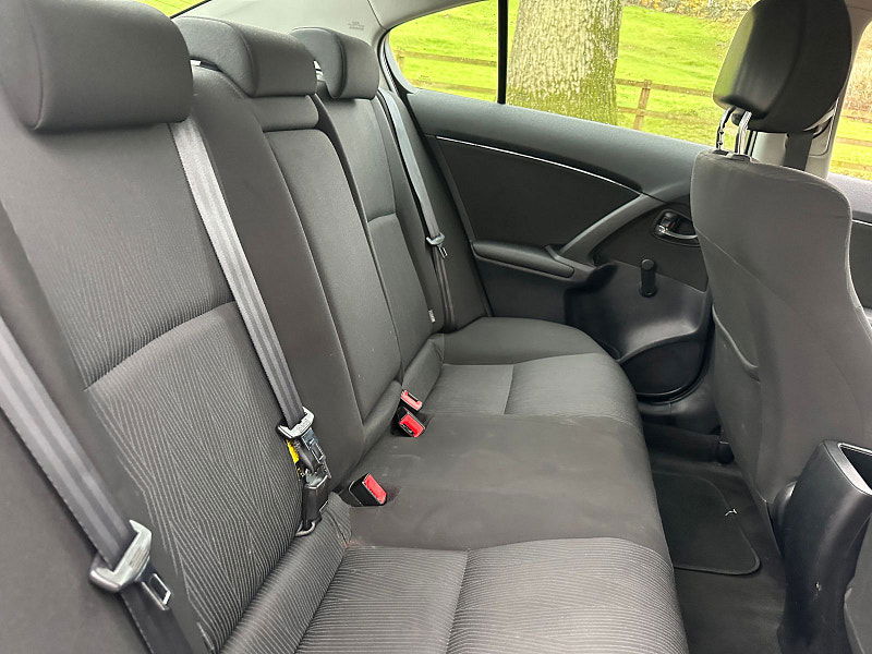 Toyota Avensis 2.0 D-4D T2 Saloon 4dr Diesel Manual Euro 4 (130 ps) 4dr Manual 2025