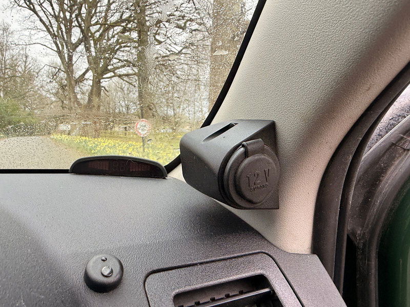 Toyota Hilux 2.5 D-4D Active Pickup Extended Cab 4dr Diesel Manual 4WD Euro 5 (144 ps) 4dr Manual 2026