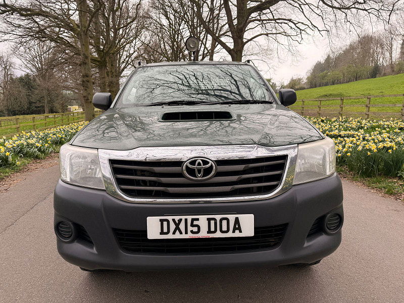 Toyota Hilux 2.5 D-4D Active Pickup Extended Cab 4dr Diesel Manual 4WD Euro 5 (144 ps) 4dr Manual 2026