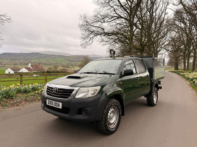 Toyota Hilux 2.5 D-4D Active Pickup Extended Cab 4dr Diesel Manual 4WD Euro 5 (144 ps) 4dr Manual 2026