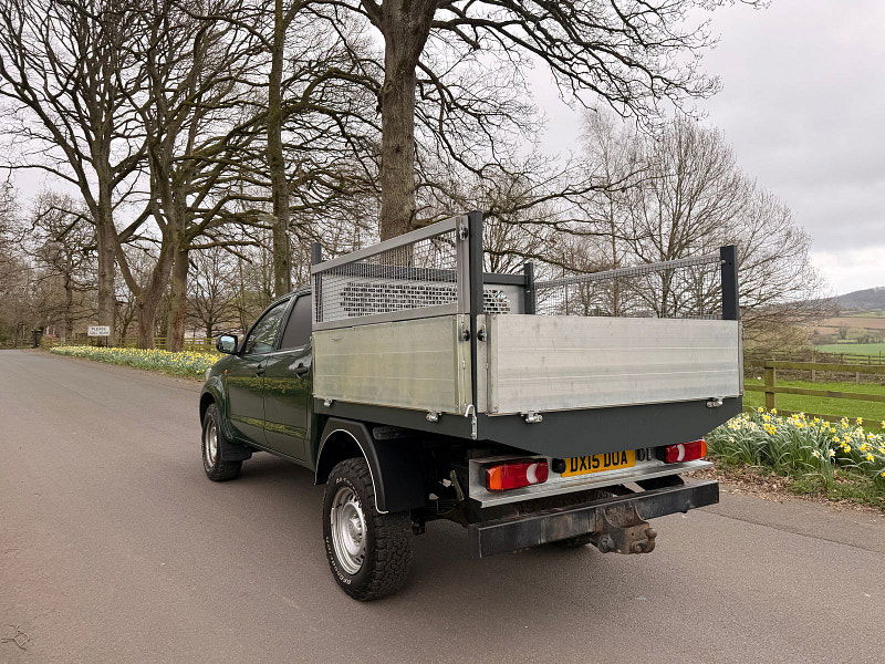 Toyota Hilux 2.5 D-4D Active Pickup Extended Cab 4dr Diesel Manual 4WD Euro 5 (144 ps) 4dr Manual 2026