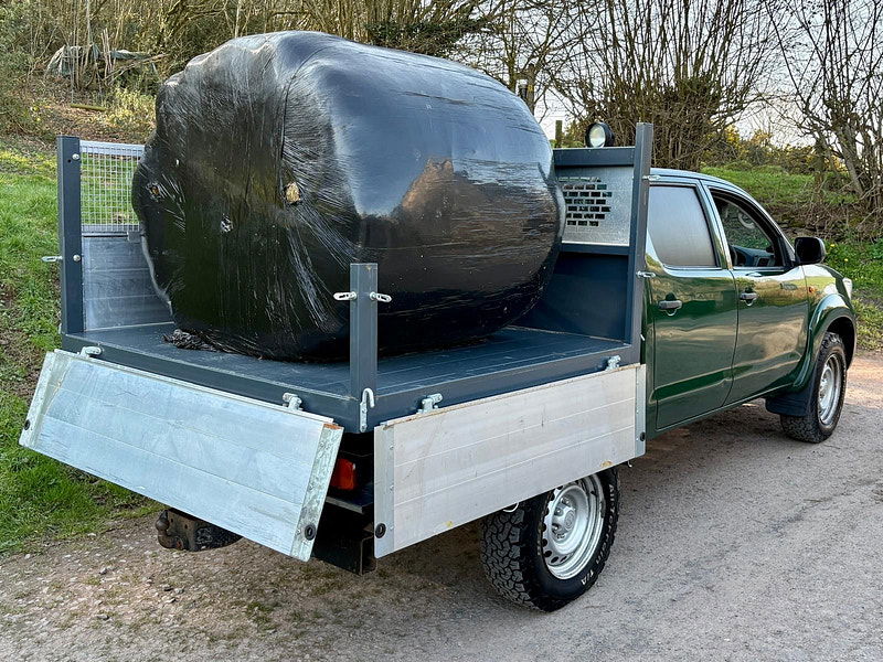 Toyota Hilux 2.5 D-4D Active Pickup Extended Cab 4dr Diesel Manual 4WD Euro 5 (144 ps) 4dr Manual 2026