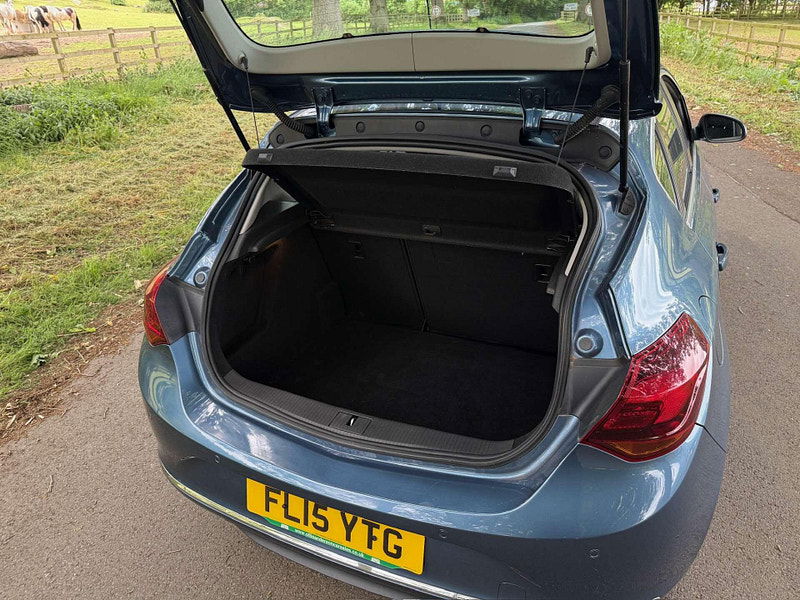 Vauxhall Astra 1.6 Astra SRI Auto 5dr 5dr Automatic 2025