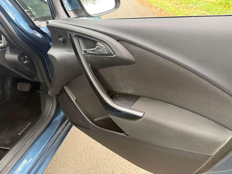 Vauxhall Astra 1.6 Astra SRI Auto 5dr 5dr Automatic 2025