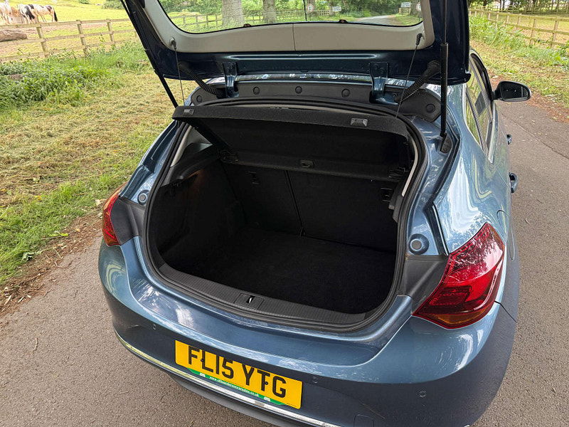 Vauxhall Astra 1.6 Astra SRI Auto 5dr 5dr Automatic 2025