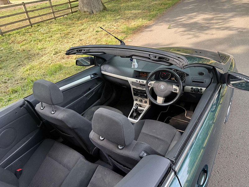 Vauxhall Astra 1.6 Astra TwinTop Sport 2dr 2dr Manual 2025