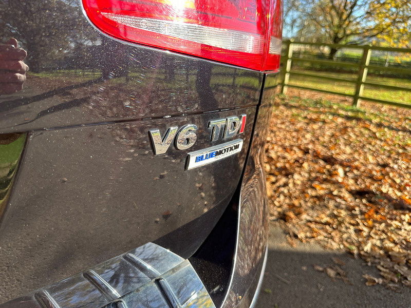 Volkswagen Touareg 3.0 TDI V6 BlueMotion Tech R-Line Plus SUV 5dr Diesel Tiptronic 4WD Euro 6 (s/s) (262 ps) 5dr Automatic 2025