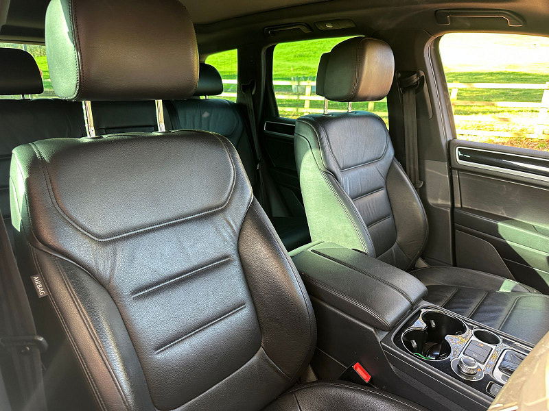 Volkswagen Touareg 3.0 TDI V6 BlueMotion Tech R-Line Plus SUV 5dr Diesel Tiptronic 4WD Euro 6 (s/s) (262 ps) 5dr Automatic 2025