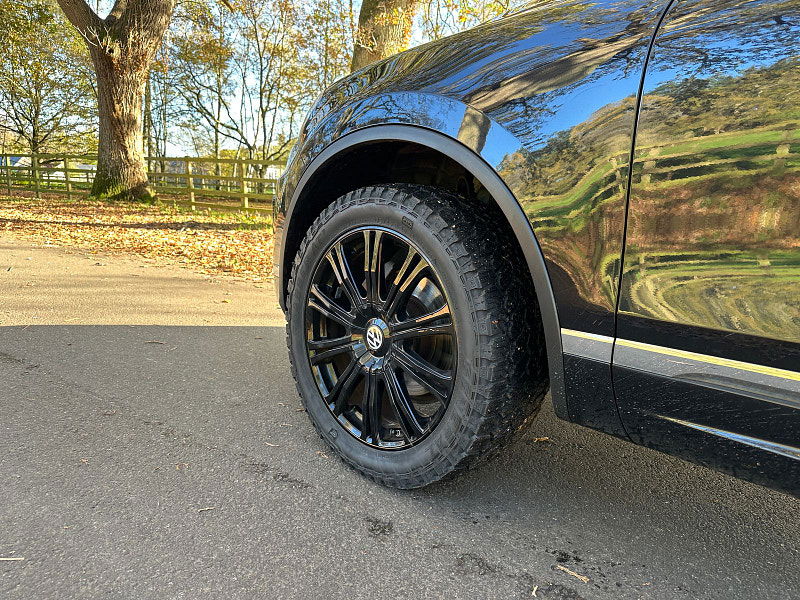 Volkswagen Touareg 3.0 TDI V6 BlueMotion Tech R-Line Plus SUV 5dr Diesel Tiptronic 4WD Euro 6 (s/s) (262 ps) 5dr Automatic 2025