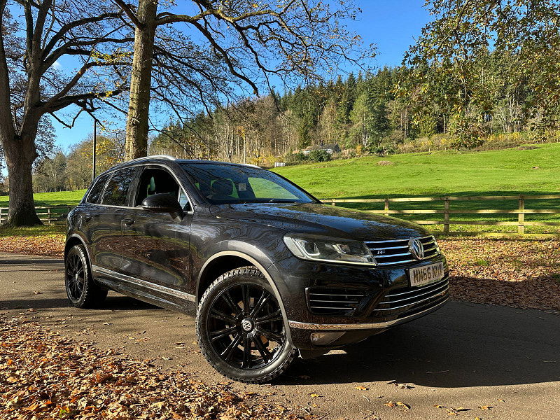 Volkswagen Touareg 3.0 TDI V6 BlueMotion Tech R-Line Plus SUV 5dr Diesel Tiptronic 4WD Euro 6 (s/s) (262 ps) 5dr Automatic 2025