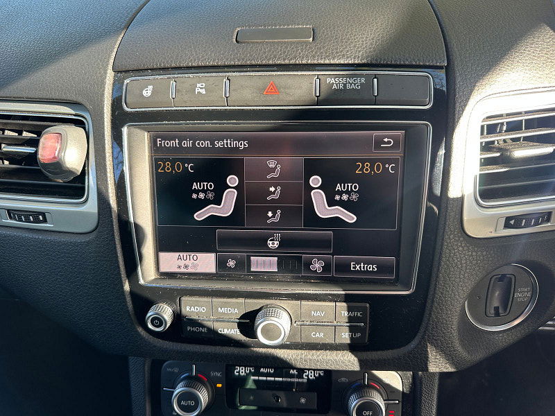 Volkswagen Touareg 3.0 TDI V6 BlueMotion Tech R-Line Plus SUV 5dr Diesel Tiptronic 4WD Euro 6 (s/s) (262 ps) 5dr Automatic 2025