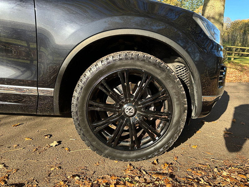 Volkswagen Touareg 3.0 TDI V6 BlueMotion Tech R-Line Plus SUV 5dr Diesel Tiptronic 4WD Euro 6 (s/s) (262 ps) 5dr Automatic 2025