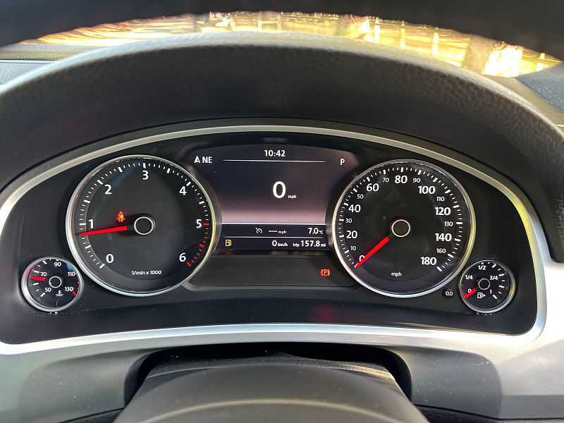 Volkswagen Touareg 3.0 TDI V6 BlueMotion Tech R-Line Plus SUV 5dr Diesel Tiptronic 4WD Euro 6 (s/s) (262 ps) 5dr Automatic 2025