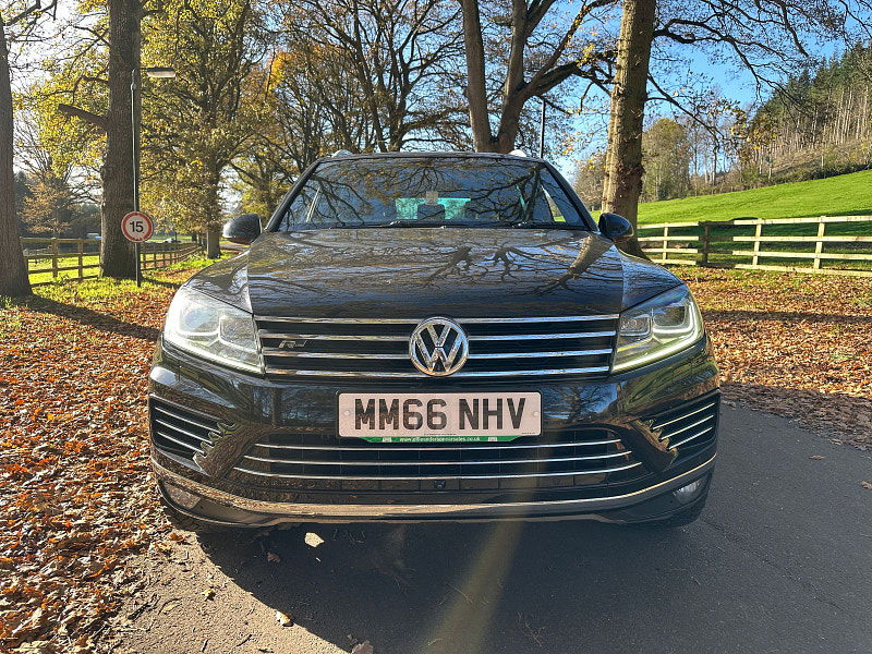Volkswagen Touareg 3.0 TDI V6 BlueMotion Tech R-Line Plus SUV 5dr Diesel Tiptronic 4WD Euro 6 (s/s) (262 ps) 5dr Automatic 2025