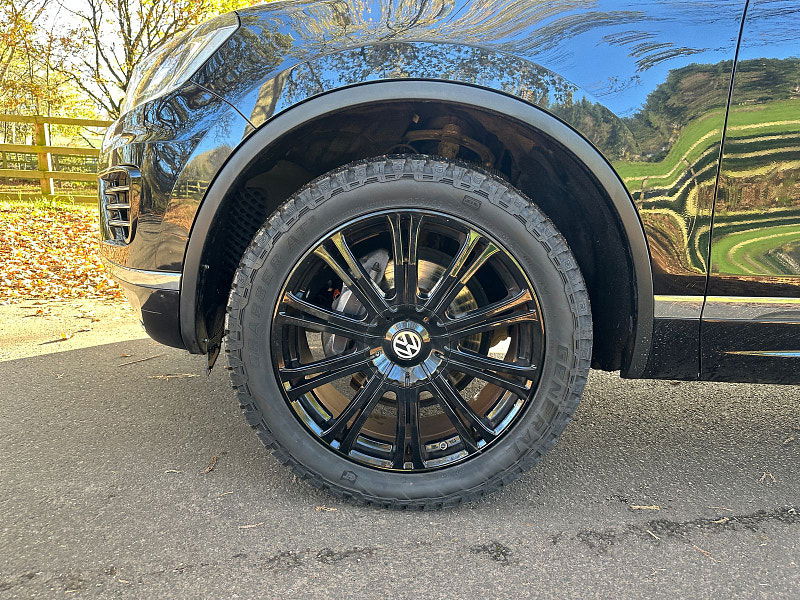 Volkswagen Touareg 3.0 TDI V6 BlueMotion Tech R-Line Plus SUV 5dr Diesel Tiptronic 4WD Euro 6 (s/s) (262 ps) 5dr Automatic 2025