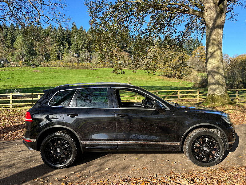 Volkswagen Touareg 3.0 TDI V6 BlueMotion Tech R-Line Plus SUV 5dr Diesel Tiptronic 4WD Euro 6 (s/s) (262 ps) 5dr Automatic 2025