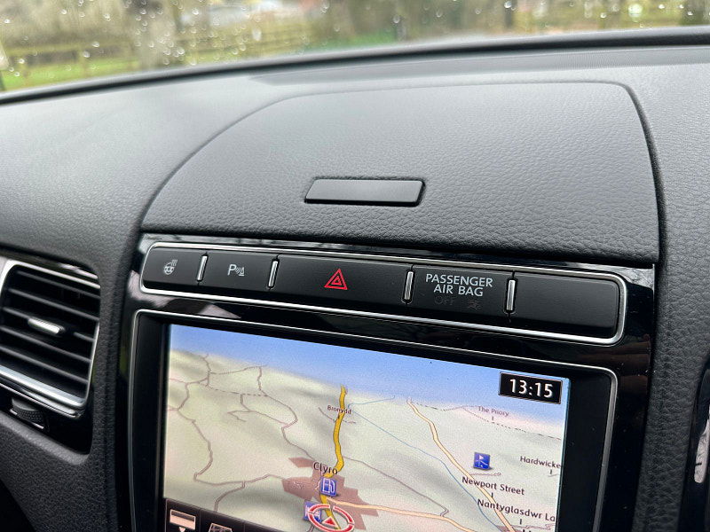 Volkswagen Touareg 3.0 TDI V6 BlueMotion Tech R-Line SUV 5dr Diesel Tiptronic 4WD Euro 6 (s/s) (262 ps) 5dr Automatic 2026