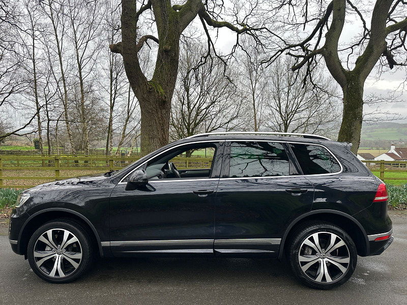 Volkswagen Touareg 3.0 TDI V6 BlueMotion Tech R-Line SUV 5dr Diesel Tiptronic 4WD Euro 6 (s/s) (262 ps) 5dr Automatic 2026