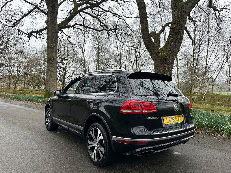 Volkswagen Touareg 3.0 TDI V6 BlueMotion Tech R-Line SUV 5dr Diesel Tiptronic 4WD Euro 6 (s/s) (262 ps) 5dr Automatic 2026