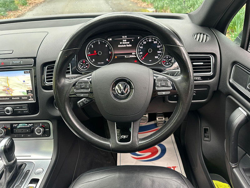 Volkswagen Touareg 3.0 TDI V6 BlueMotion Tech R-Line SUV 5dr Diesel Tiptronic 4WD Euro 6 (s/s) (262 ps) 5dr Automatic 2026