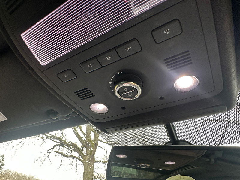 Volkswagen Touareg 3.0 TDI V6 BlueMotion Tech R-Line SUV 5dr Diesel Tiptronic 4WD Euro 6 (s/s) (262 ps) 5dr Automatic 2026