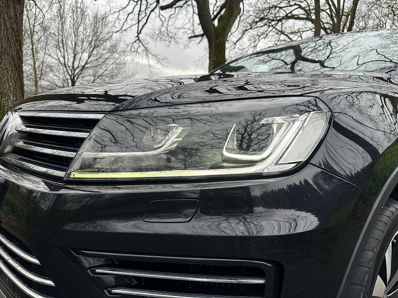 Volkswagen Touareg 3.0 TDI V6 BlueMotion Tech R-Line SUV 5dr Diesel Tiptronic 4WD Euro 6 (s/s) (262 ps) 5dr Automatic 2026