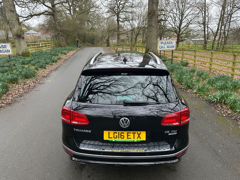 Volkswagen Touareg 3.0 TDI V6 BlueMotion Tech R-Line SUV 5dr Diesel Tiptronic 4WD Euro 6 (s/s) (262 ps) 5dr Automatic 2026