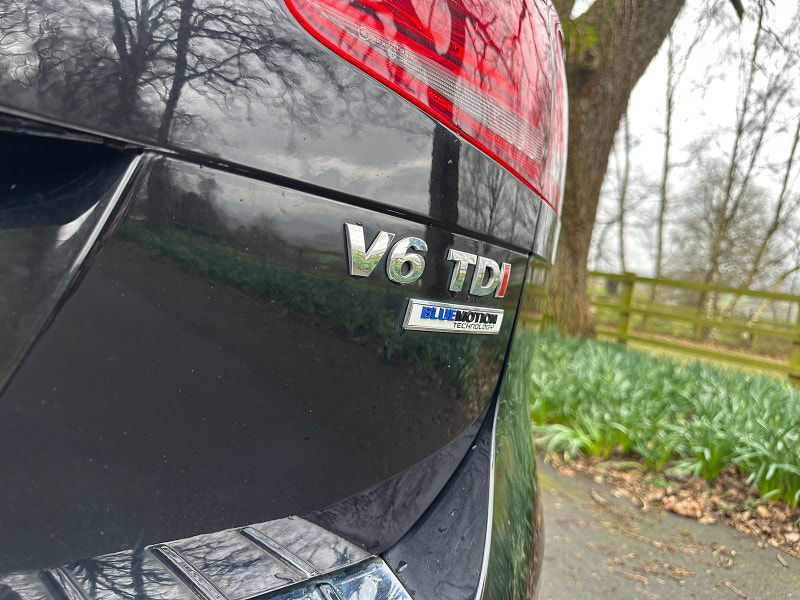 Volkswagen Touareg 3.0 TDI V6 BlueMotion Tech R-Line SUV 5dr Diesel Tiptronic 4WD Euro 6 (s/s) (262 ps) 5dr Automatic 2026