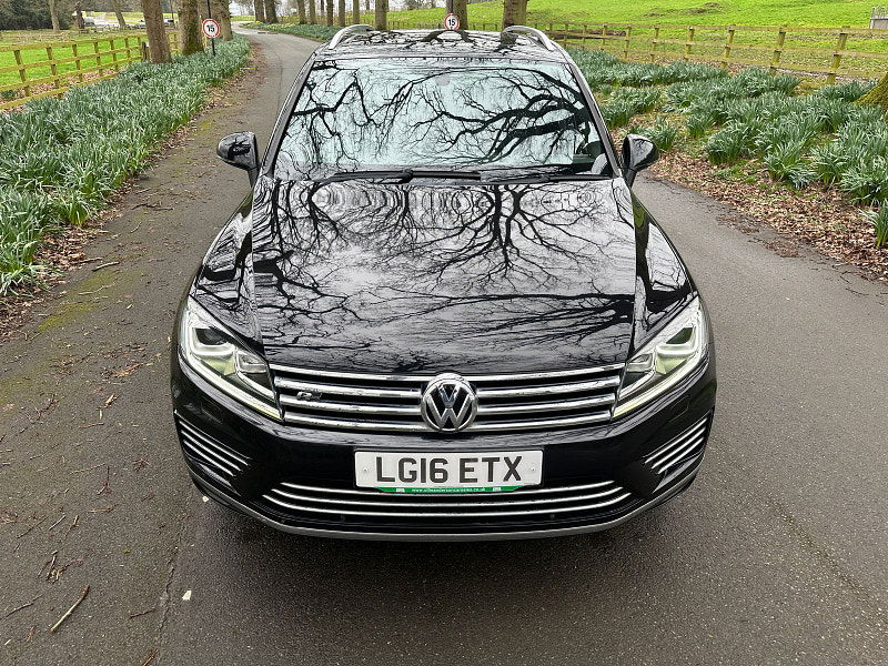 Volkswagen Touareg 3.0 TDI V6 BlueMotion Tech R-Line SUV 5dr Diesel Tiptronic 4WD Euro 6 (s/s) (262 ps) 5dr Automatic 2026