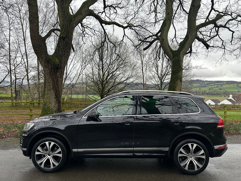 Volkswagen Touareg 3.0 TDI V6 BlueMotion Tech R-Line SUV 5dr Diesel Tiptronic 4WD Euro 6 (s/s) (262 ps) 5dr Automatic 2026