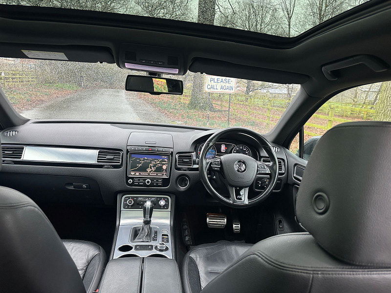 Volkswagen Touareg 3.0 TDI V6 BlueMotion Tech R-Line SUV 5dr Diesel Tiptronic 4WD Euro 6 (s/s) (262 ps) 5dr Automatic 2026