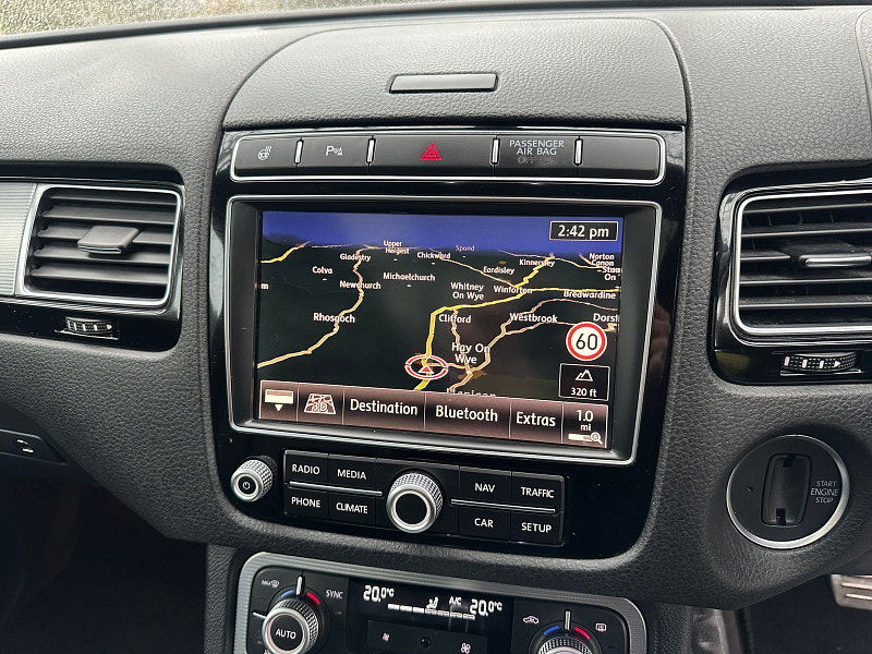 Volkswagen Touareg 3.0 TDI V6 BlueMotion Tech R-Line SUV 5dr Diesel Tiptronic 4WD Euro 6 (s/s) (262 ps) 5dr Automatic 2026