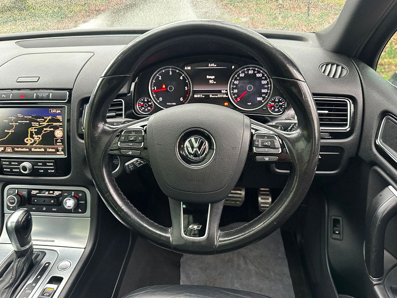 Volkswagen Touareg 3.0 TDI V6 BlueMotion Tech R-Line SUV 5dr Diesel Tiptronic 4WD Euro 6 (s/s) (262 ps) 5dr Automatic 2026