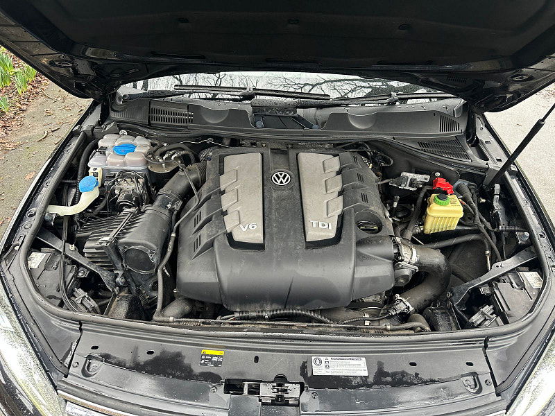 Volkswagen Touareg 3.0 TDI V6 BlueMotion Tech R-Line SUV 5dr Diesel Tiptronic 4WD Euro 6 (s/s) (262 ps) 5dr Automatic 2026