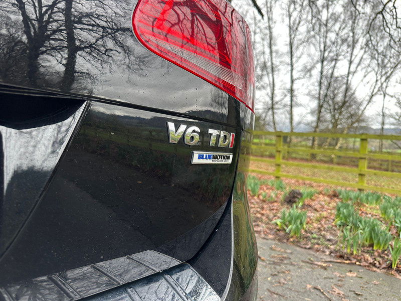 Volkswagen Touareg 3.0 TDI V6 BlueMotion Tech R-Line SUV 5dr Diesel Tiptronic 4WD Euro 6 (s/s) (262 ps) 5dr Automatic 2026