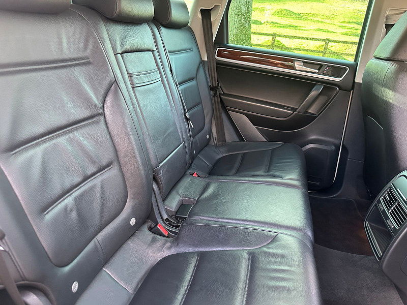 Volkswagen Touareg 3.0 TDI V6 SE SUV 5dr Diesel Tiptronic 4WD Euro 5 (s/s) (240 ps) 5dr Automatic 2026