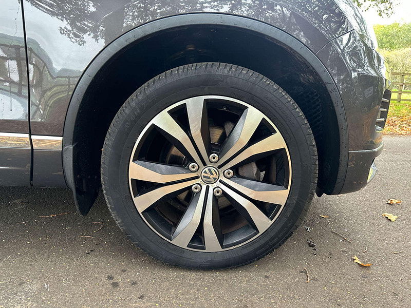 Volkswagen Touareg 3.0 Touareg V6 Altitude TDI BlueMotion Technology Auto 4WD 5dr 5dr Automatic 2025
