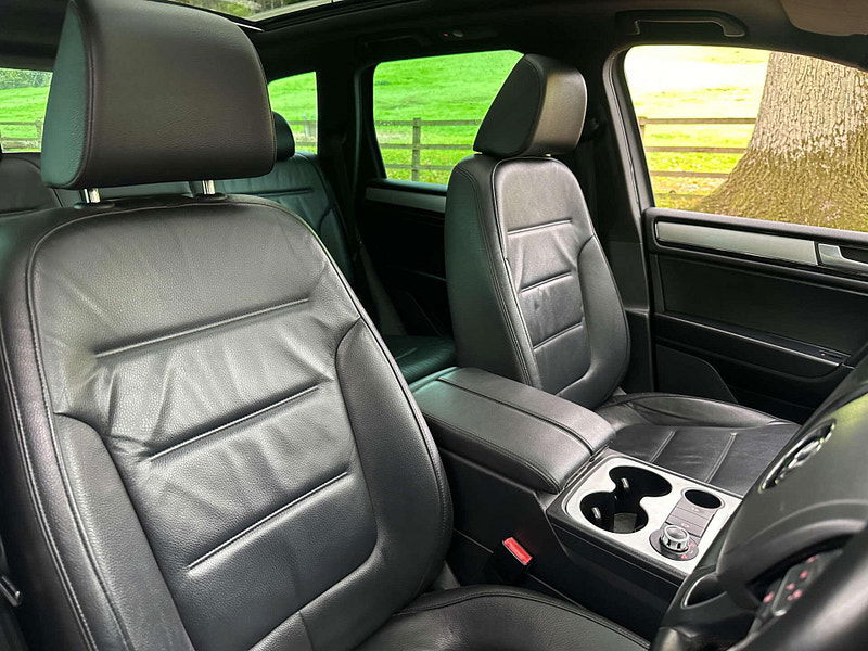 Volkswagen Touareg 3.0 Touareg V6 Altitude TDI BlueMotion Technology Auto 4WD 5dr 5dr Automatic 2025