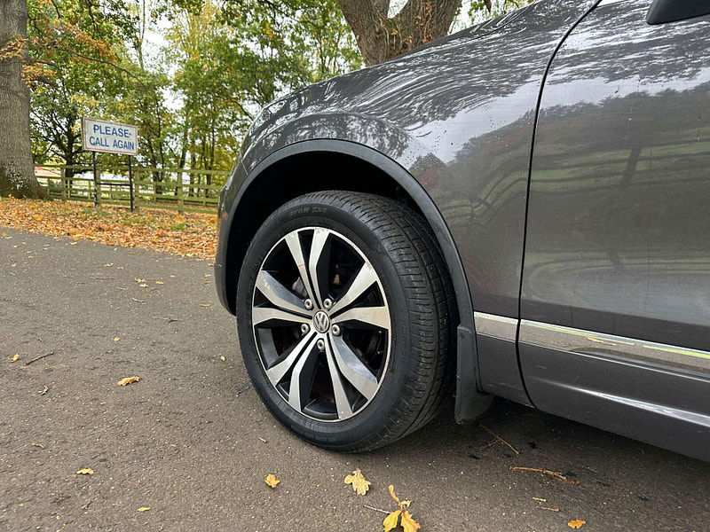 Volkswagen Touareg 3.0 Touareg V6 Altitude TDI BlueMotion Technology Auto 4WD 5dr 5dr Automatic 2025